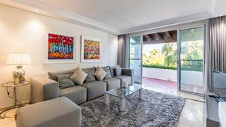 Rent Penthouse in Avenida de julio iglesias s/n. Ático en alquiler en lat: 36.4902295- long: -4.949452099999999 0