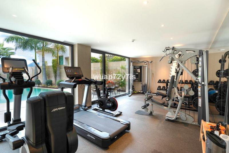 Foto b0202aee-3c40-411d-97a4-db2c65646c42. Piso en calle la pacheca alta 22 piso en venta en benahavis, costa del sol 0, en Benahavís