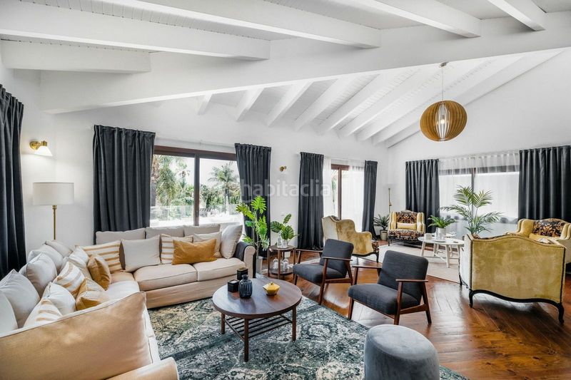 Foto ac59b7f8-5c09-4b98-bf33-37bc9abc165a. Chalet in calle los granados 18 in Puerto Banús Marbella