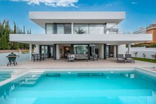 Chalet à Avenida pablo ruiz picasso 11. Casa / chalet independiente en venta en san pedro de alcantara,