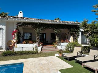 Chalet à Avenida benamara 15. Casa / chalet independiente en venta en el paraiso, costa del so