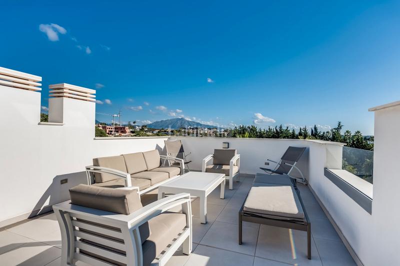 Foto 2804f08a-17ab-4ffb-9ae2-dd24250a4e64. Casa a schiera in avenida benamara 15 in Paraiso - Barronal Estepona