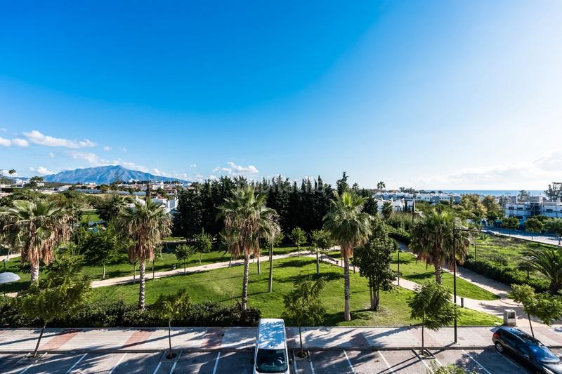 Foto b2fdcefc-c8e0-4d6d-a24a-651815ab775a. Casa a schiera in avenida benamara 15 in Paraiso - Barronal Estepona