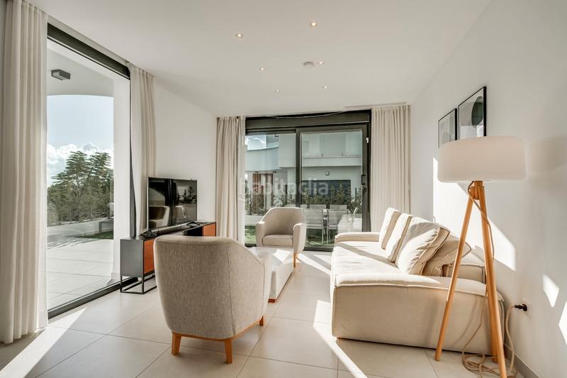 Foto f6fcfe03-eca8-4378-8245-9d3960b7618e. Casa a schiera in avenida benamara 15 in Paraiso - Barronal Estepona