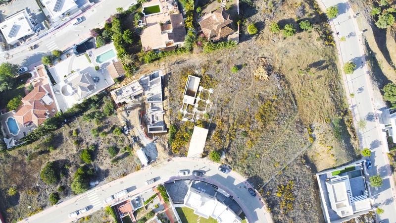 Foto 3298814d-7f4a-427b-85b3-417767217187. Terrain résidentiel dans calle Parque Central 5 dans Estepona