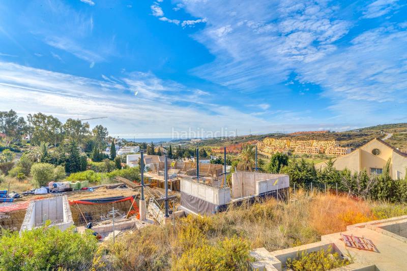 Foto 444282ce-6174-4cba-b9b4-4d6a69095b7d. Terrain résidentiel dans calle Parque Central 5 dans Estepona