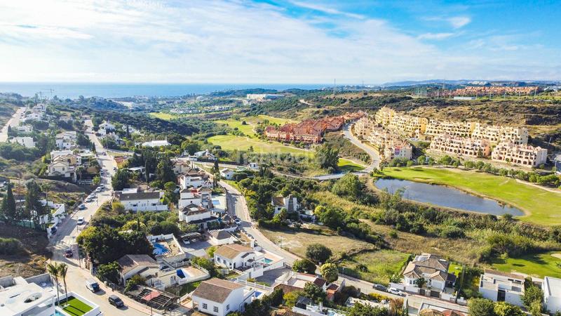 Foto 5dcb5bb0-880a-4d72-a96b-f5865b59173e. Terrain résidentiel dans calle Parque Central 5 dans Estepona