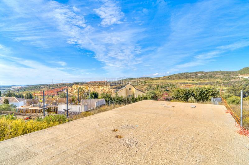 Foto 6ebcac11-616d-43fe-a153-789cd0e43bcc. Terrain résidentiel dans calle Parque Central 5 dans Estepona