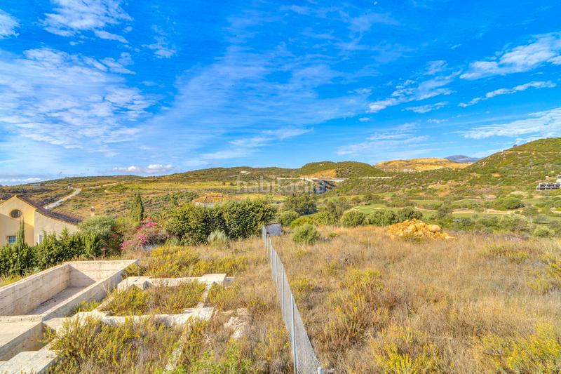 Foto b1fb285d-49df-4ea8-a38f-327ebf1a8839. Terrain résidentiel dans calle Parque Central 5 dans Estepona