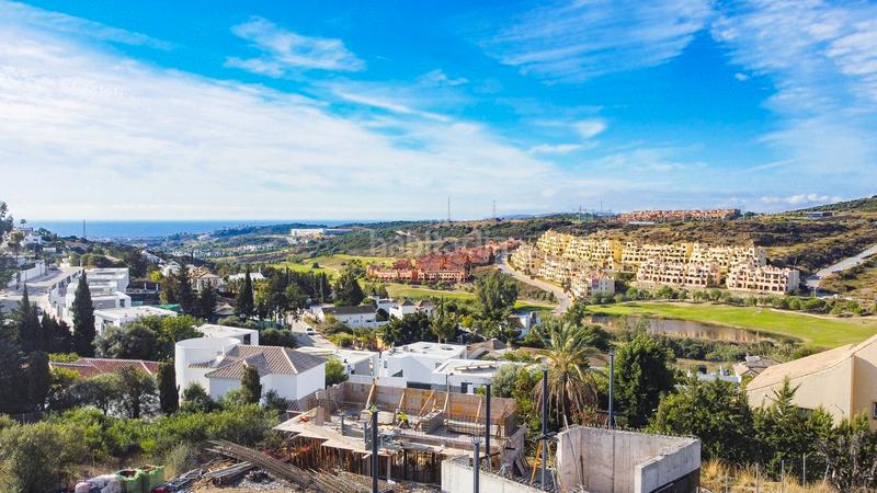 Foto b27d8328-43d2-4b03-a7c5-87f9cd63fbbc. Terrain résidentiel dans calle Parque Central 5 dans Estepona