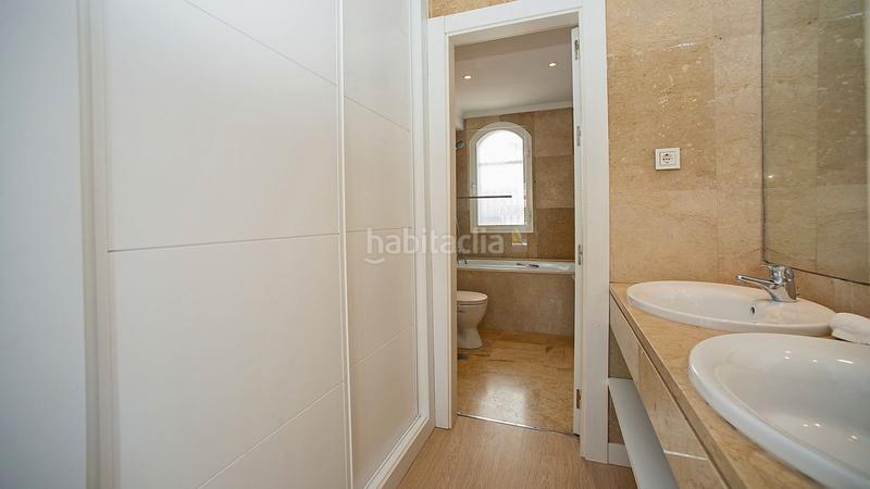 Foto 0079a24c-6502-4bf8-870a-4a1d98fe6997. Casa a schiera in avenida gustavo adolfo bécquer 11 in Marbella