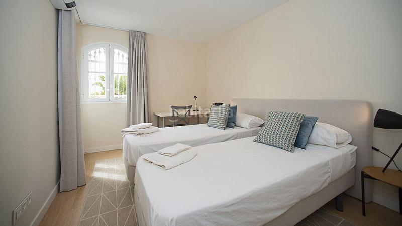 Foto 6db8a80e-7db2-43b2-b719-04973b9ac922. Casa a schiera in avenida gustavo adolfo bécquer 11 in Marbella