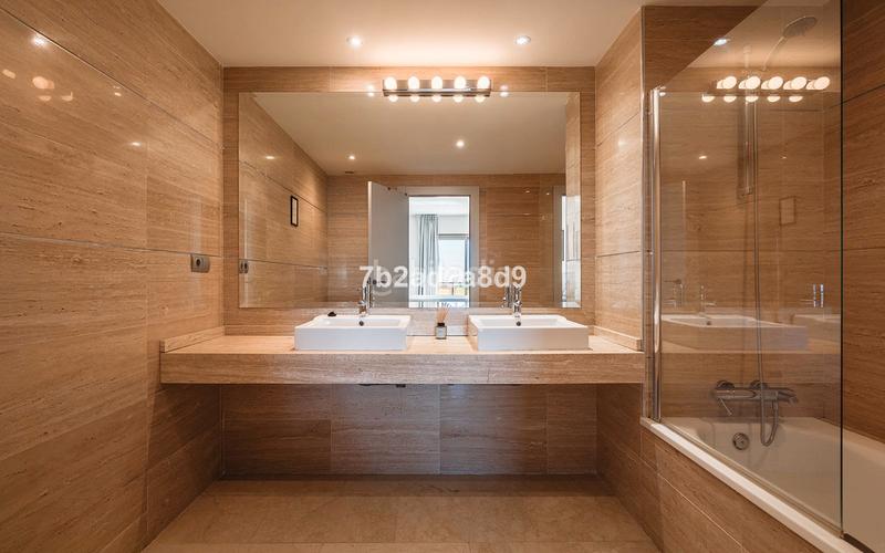 Foto b4737419-3674-4c07-be86-c9bb48e1a6cb. Ático en carretera benahavís 47 ático en venta en benahavís 47, benahavís en Estepona