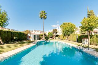 Casa adossada a Avenida de julio iglesias s/n. Casa / chalet adosado en venta en nueva andalucía 5, marbella
