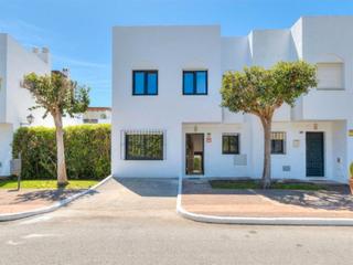 Casa aparellada a Avenida pablo ruiz picasso 11. Casa / chalet pareado en venta en san pedro de alcantara costa d