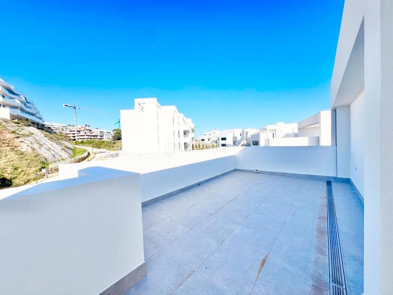 Foto 0b0862ac-17b1-4075-9ef6-53987341ca0b. Dúplex en calle Parque Central 5 dúplex en venta 5, en Estepona