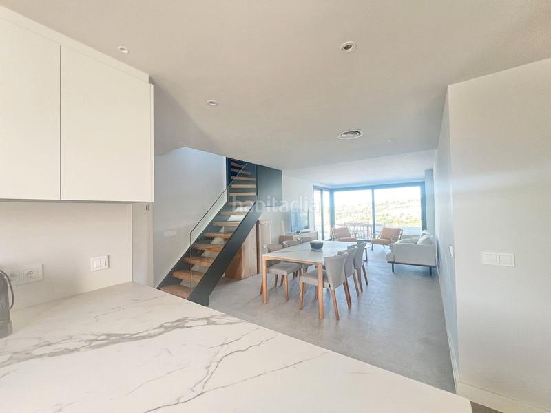 Foto 1598f66d-3d54-4843-ad3f-05c7b603faf7. Dúplex en calle Parque Central 5 dúplex en venta 5, en Estepona