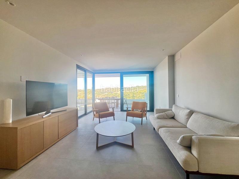 Foto 31a3b31b-753d-413e-ac15-503b5b3480cb. Dúplex en calle Parque Central 5 dúplex en venta 5, en Estepona