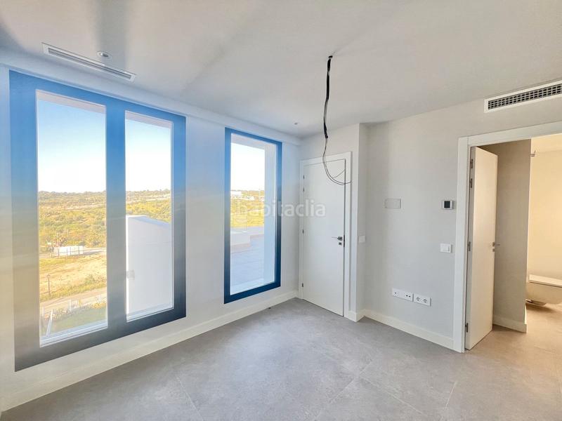 Foto abf59af7-e097-4b71-b292-146b9835d255. Dúplex en calle Parque Central 5 dúplex en venta 5, en Estepona