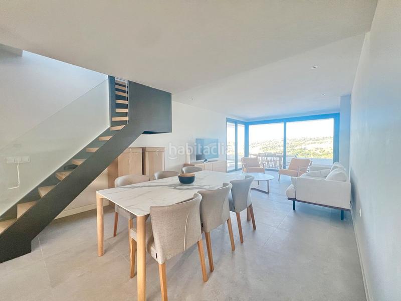 Foto c86a7b60-8f38-41c9-b616-994a696ede2a. Dúplex en calle Parque Central 5 dúplex en venta 5, en Estepona
