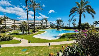 Pis a Avenida de julio iglesias s/n. Piso en venta en puerto banus 0, marbella