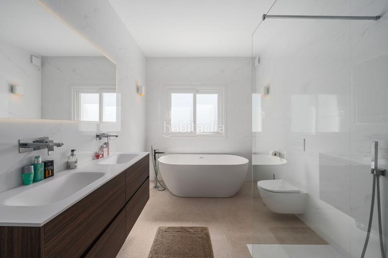 Foto 5c7fe8d2-9eed-4a25-9b8c-b705ddbfabc2. Chalet en calle pico del aneto 19 casa / chalet independiente en venta en calle pico del aneto 0, en Estepona