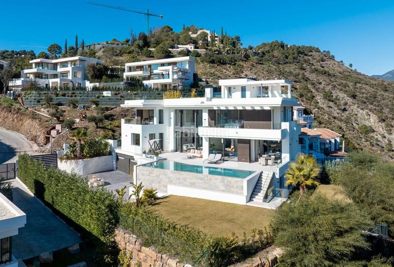 Foto af7e3fc6-2f37-4195-ae95-bb23242a262d. Chalet in calle hernán cortés 163 in La Quinta Benahavís