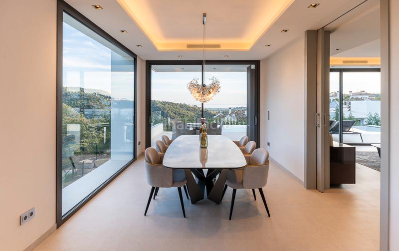 Foto e6f96035-fb47-41c2-94f4-4cef0fe1e933. Chalet in calle hernán cortés 163 in La Quinta Benahavís