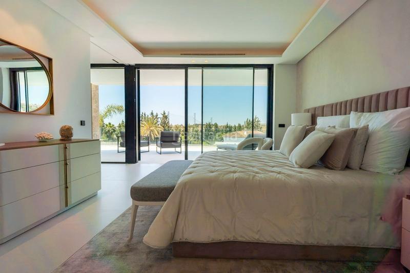 Foto 196431ad-16e9-4ec5-84f6-31c18b92e138. Pis a avenida de julio iglesias s/n a Puerto Banús Marbella