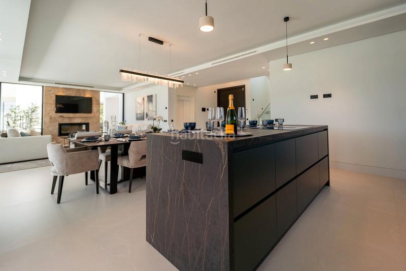 Foto 20efd7dc-b2a8-4e1f-9a90-8ff0df6de19c. Pis a avenida de julio iglesias s/n a Puerto Banús Marbella