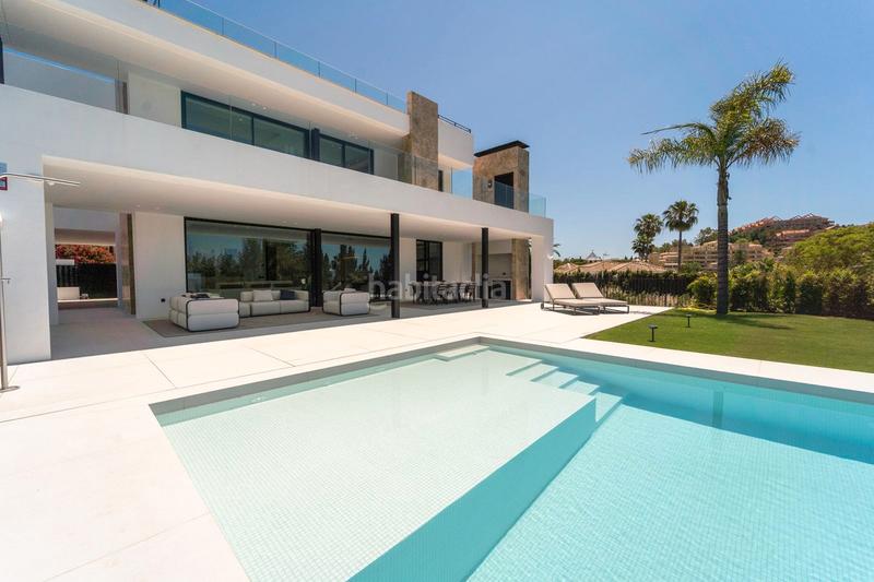 Foto 2dfc1b69-6a80-4277-85e5-abb7abcb69e0. Pis a avenida de julio iglesias s/n a Puerto Banús Marbella