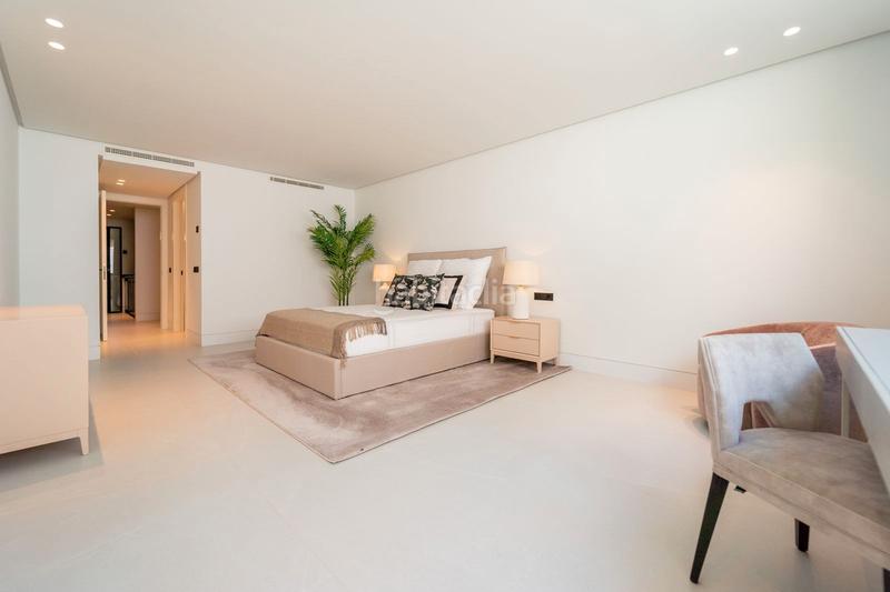 Foto 7c47b287-3128-47a1-aa7e-45eb90c06d53. Pis a avenida de julio iglesias s/n a Puerto Banús Marbella