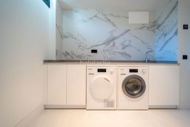 Foto 9122cf12-1b0e-4677-a430-fd62221852ff. Pis a avenida de julio iglesias s/n a Puerto Banús Marbella