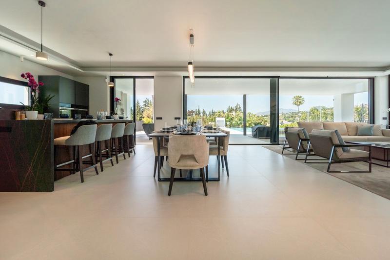 Foto caa790ec-fd55-40c2-889e-83b8a5a1e7f9. Pis a avenida de julio iglesias s/n a Puerto Banús Marbella