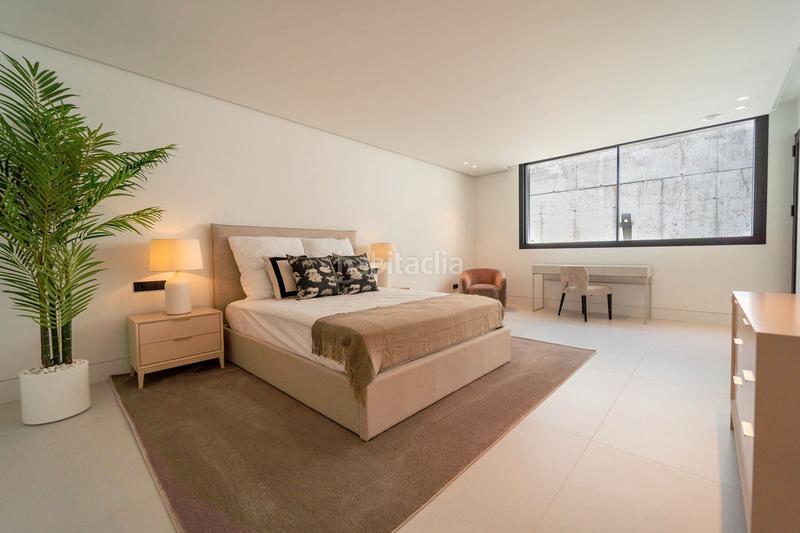 Foto df370165-2e20-4422-a241-2c779a65f54d. Pis a avenida de julio iglesias s/n a Puerto Banús Marbella