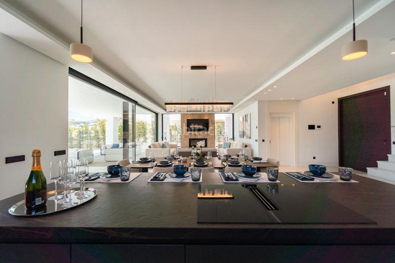 Foto ec2636f8-4adb-4f89-92c9-3a646c99662c. Pis a avenida de julio iglesias s/n a Puerto Banús Marbella