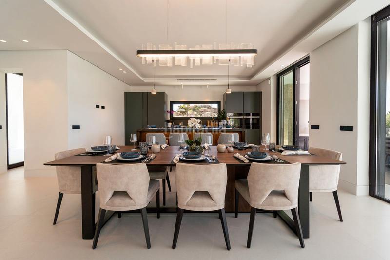 Foto ee6e9ab9-2339-4bee-bb94-671839fd5b83. Pis a avenida de julio iglesias s/n a Puerto Banús Marbella