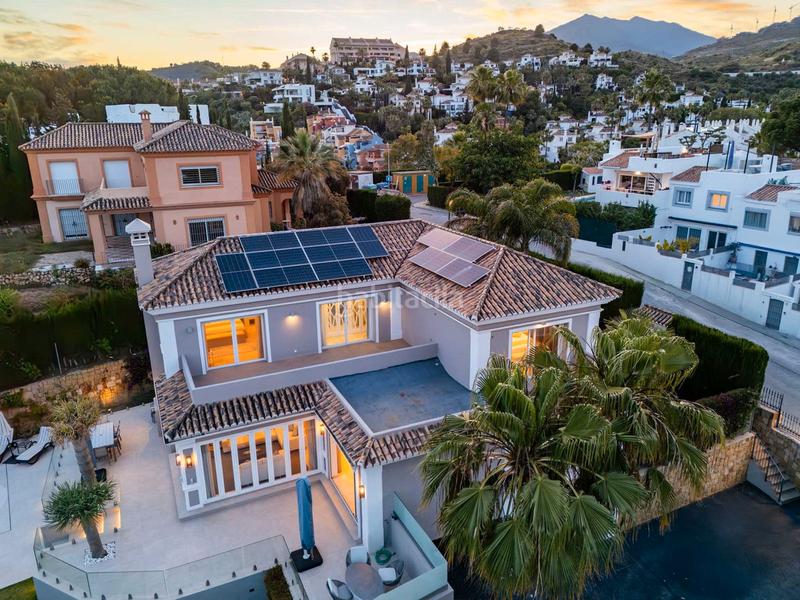 Foto c0511c95-7314-44b9-a3a4-3c674d4884d2. Chalet dans Nueva Andalucía centro Marbella