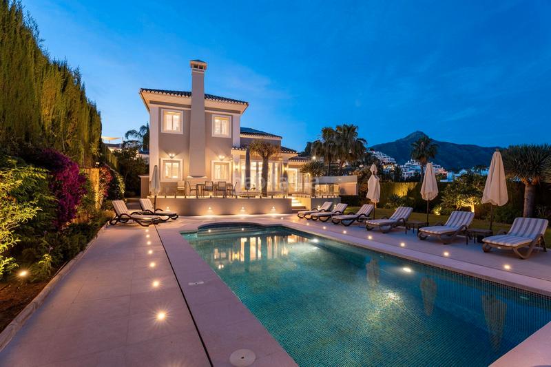 Foto ed268c96-047b-415f-92ac-fbac82c37f37. Chalet dans Nueva Andalucía centro Marbella