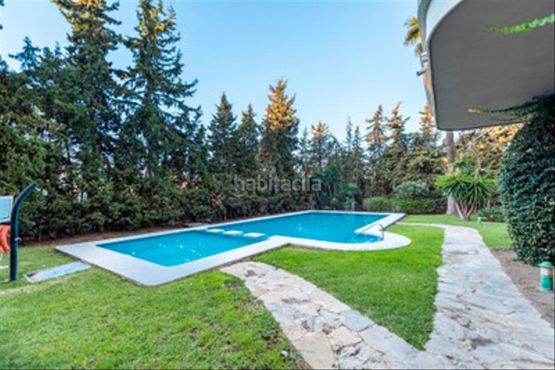 Foto 36454446-f06b-4b9e-9d28-06429f2ffc39. Appartamento in calle las violetas 3 in Nueva Andalucía centro Marbella