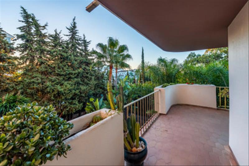 Foto b2ce56db-7b67-4123-934c-bd1b65cb1387. Appartamento in calle las violetas 3 in Nueva Andalucía centro Marbella