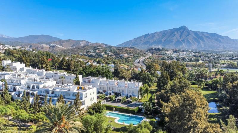 Foto b6829d99-4c48-4c30-8db0-db5a518c7301. Appartamento in avenida tomás pascual 22 in La Quinta Benahavís