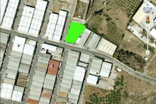 Terrain industriel à Calle newton 2. Terreno en venta en calle newton 2, estepona