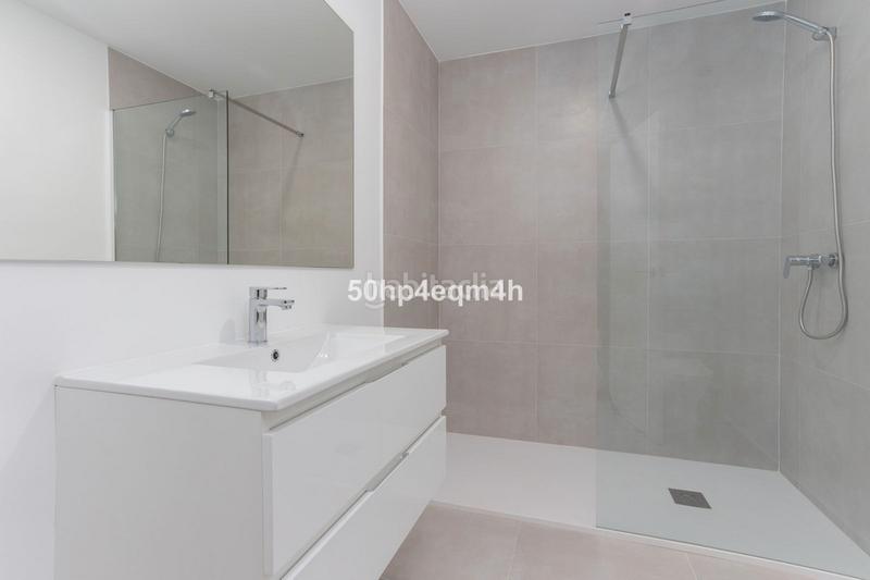 Foto 5d1197cf-b2dd-4e13-90f3-7e1b510d56c4. Piso en calle 4 a 12 piso en venta en Guadalmina Baja 1, san pedro alcántara en Marbella