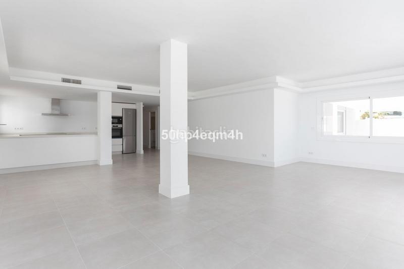 Foto 9c57f5f0-1308-45bc-8f96-72c108b991a9. Piso en calle 4 a 12 piso en venta en Guadalmina Baja 1, san pedro alcántara en Marbella