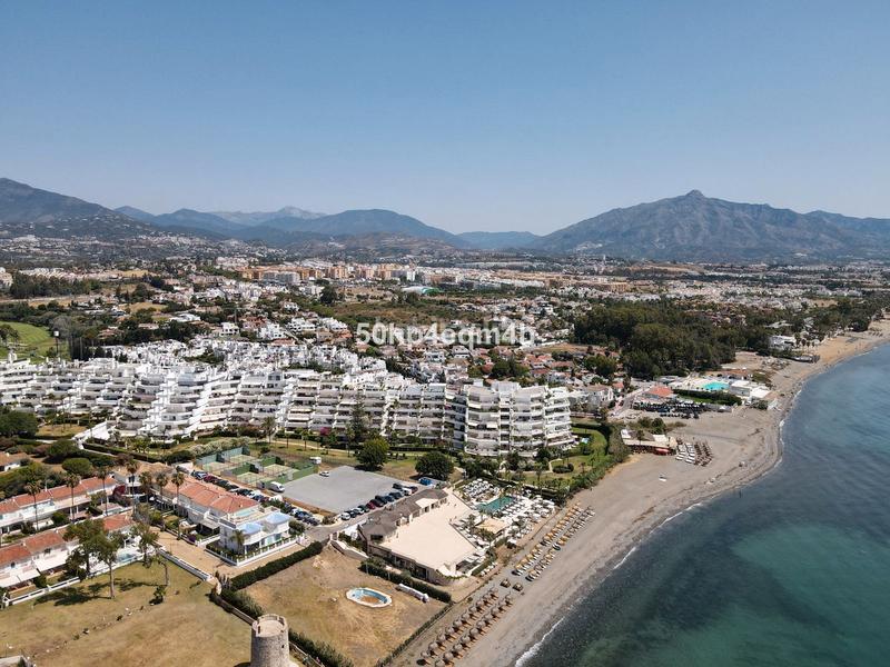 Foto c3c5715a-e068-4c19-9c2f-94f7d6356280. Piso en calle 4 a 12 piso en venta en Guadalmina Baja 1, san pedro alcántara en Marbella