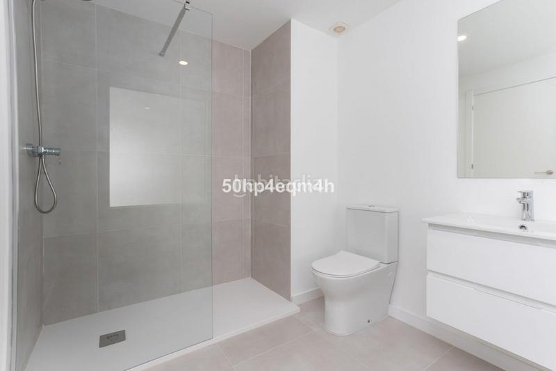 Foto d2920bad-49a4-42f2-b41a-a6f8804921c6. Piso en calle 4 a 12 piso en venta en Guadalmina Baja 1, san pedro alcántara en Marbella