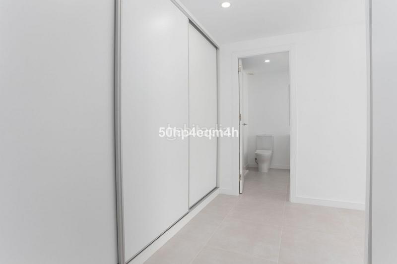 Foto ff18f55f-b5ce-4743-836e-4183f2e6642e. Piso en calle 4 a 12 piso en venta en Guadalmina Baja 1, san pedro alcántara en Marbella