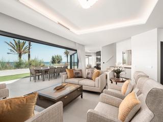 Casa adossada a Calle parque central 5. Casa / chalet adosado en venta en estepona 12, estepona