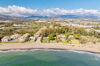 Terreny residencial a Calle parque central 52. Terreno en venta en estepona 52, estepona